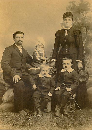 gusvorpahlfamily.jpg